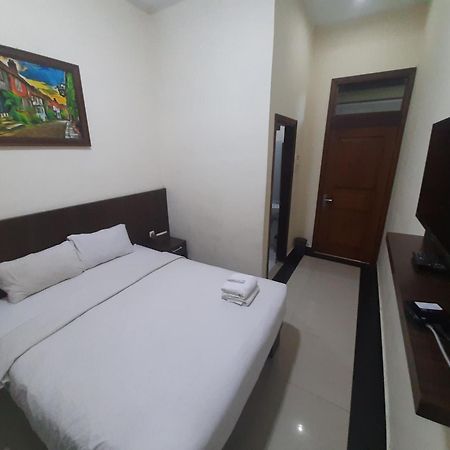 Urbanview Alfiya Hotel Lampung Bandar Lampung Esterno foto