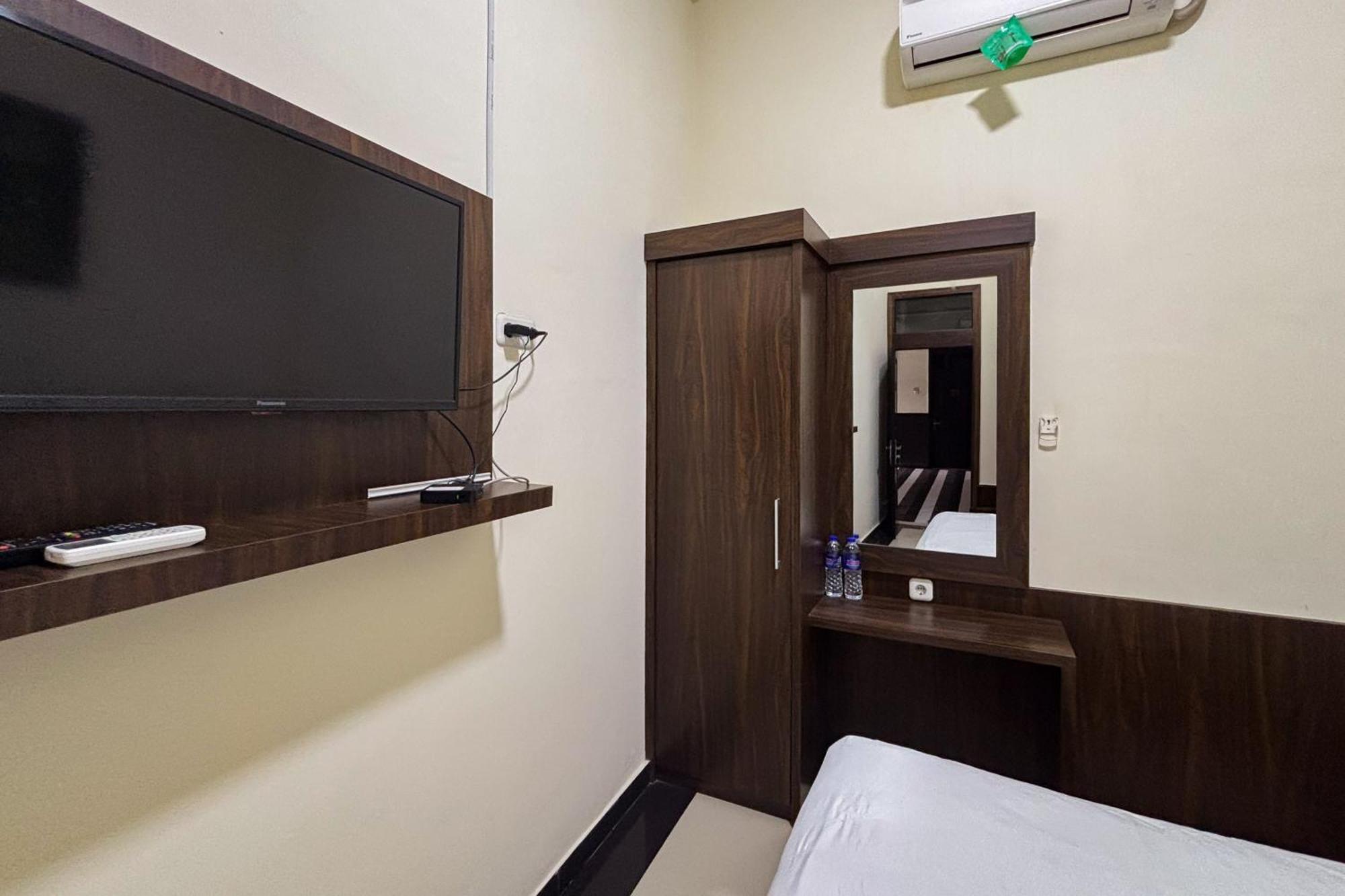 Urbanview Alfiya Hotel Lampung Bandar Lampung Esterno foto