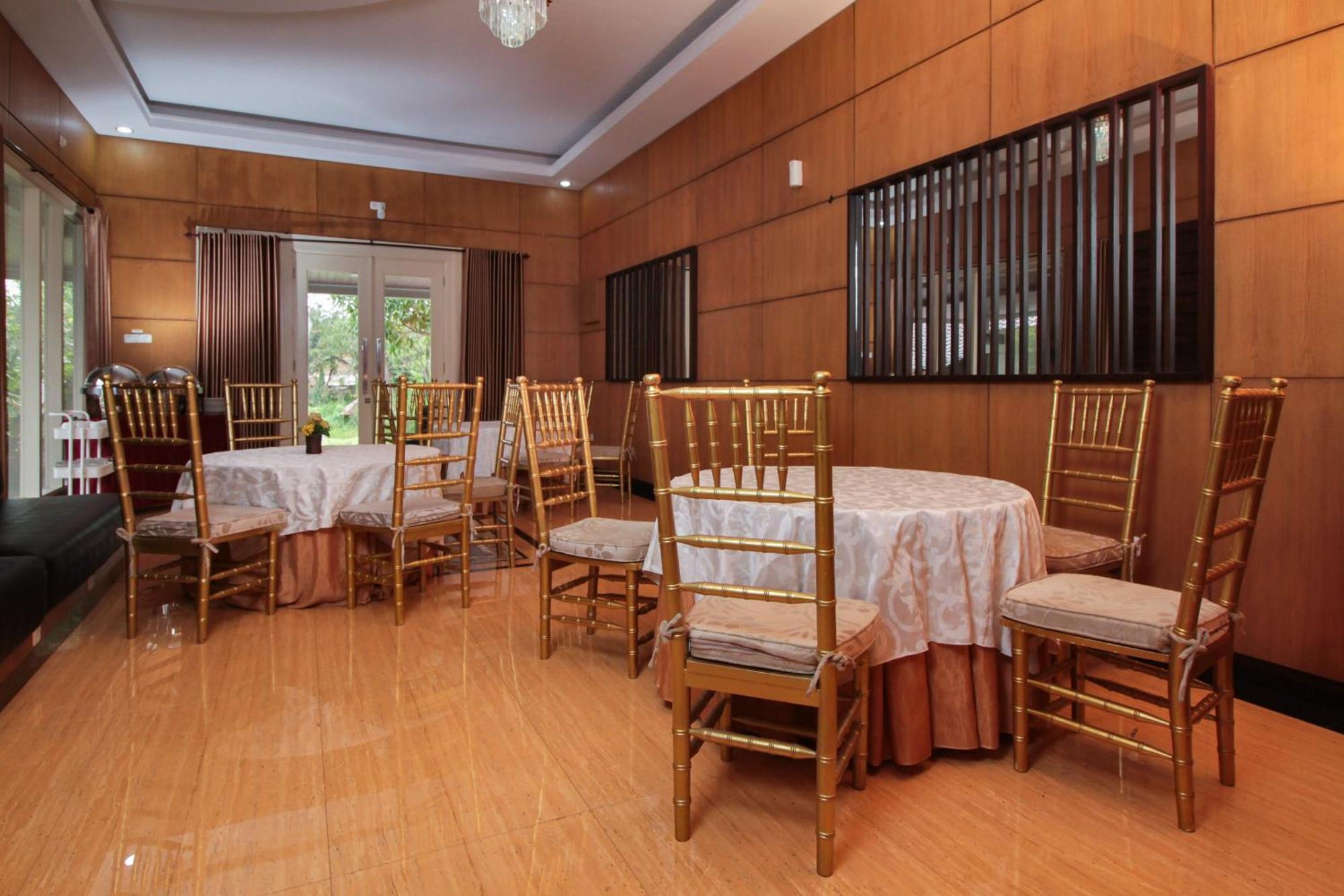 Urbanview Alfiya Hotel Lampung Bandar Lampung Esterno foto