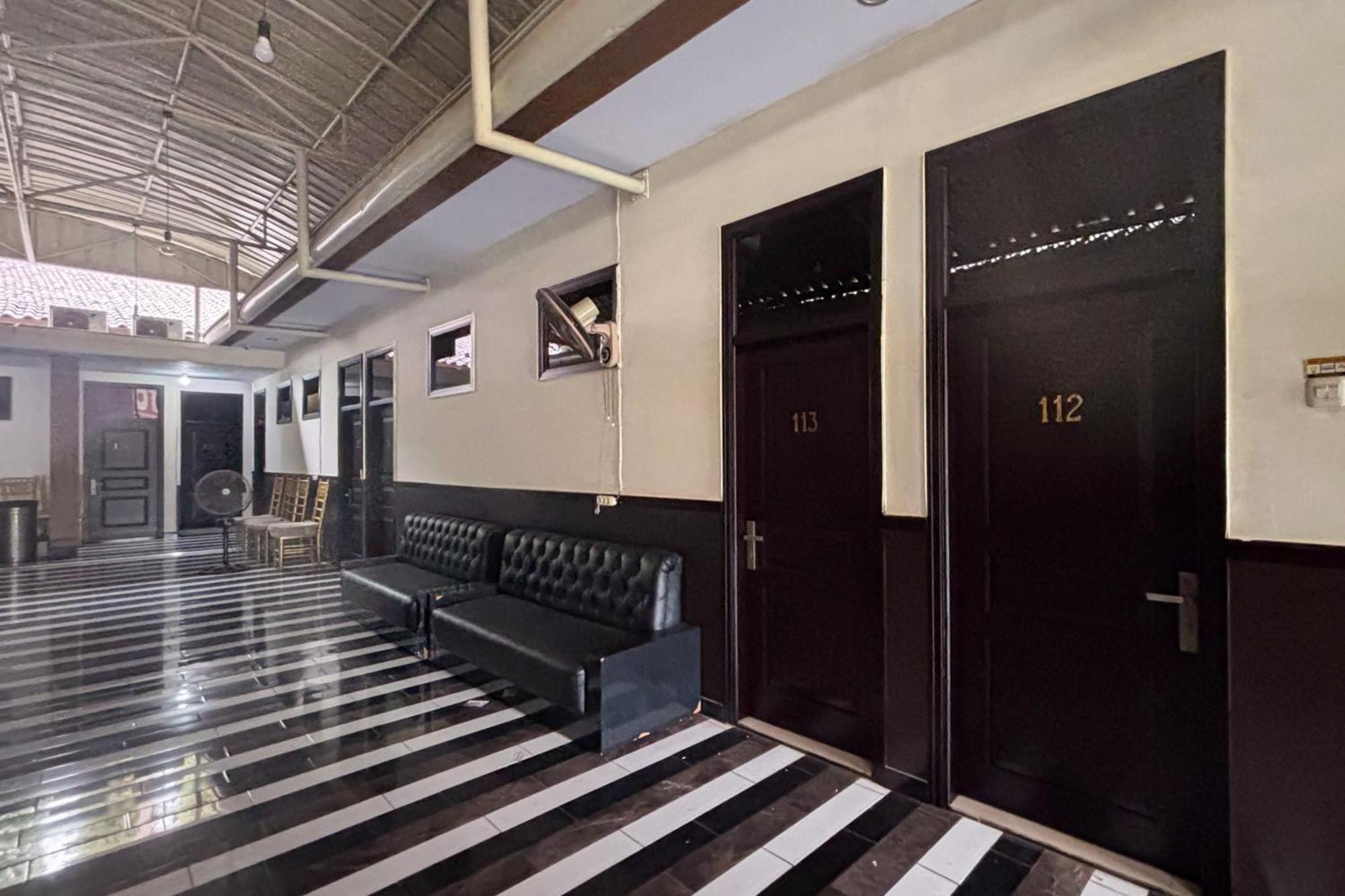 Urbanview Alfiya Hotel Lampung Bandar Lampung Esterno foto