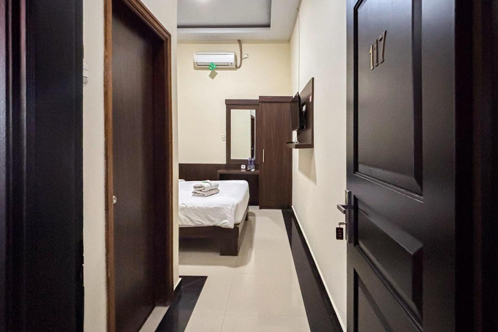 Urbanview Alfiya Hotel Lampung Bandar Lampung Esterno foto