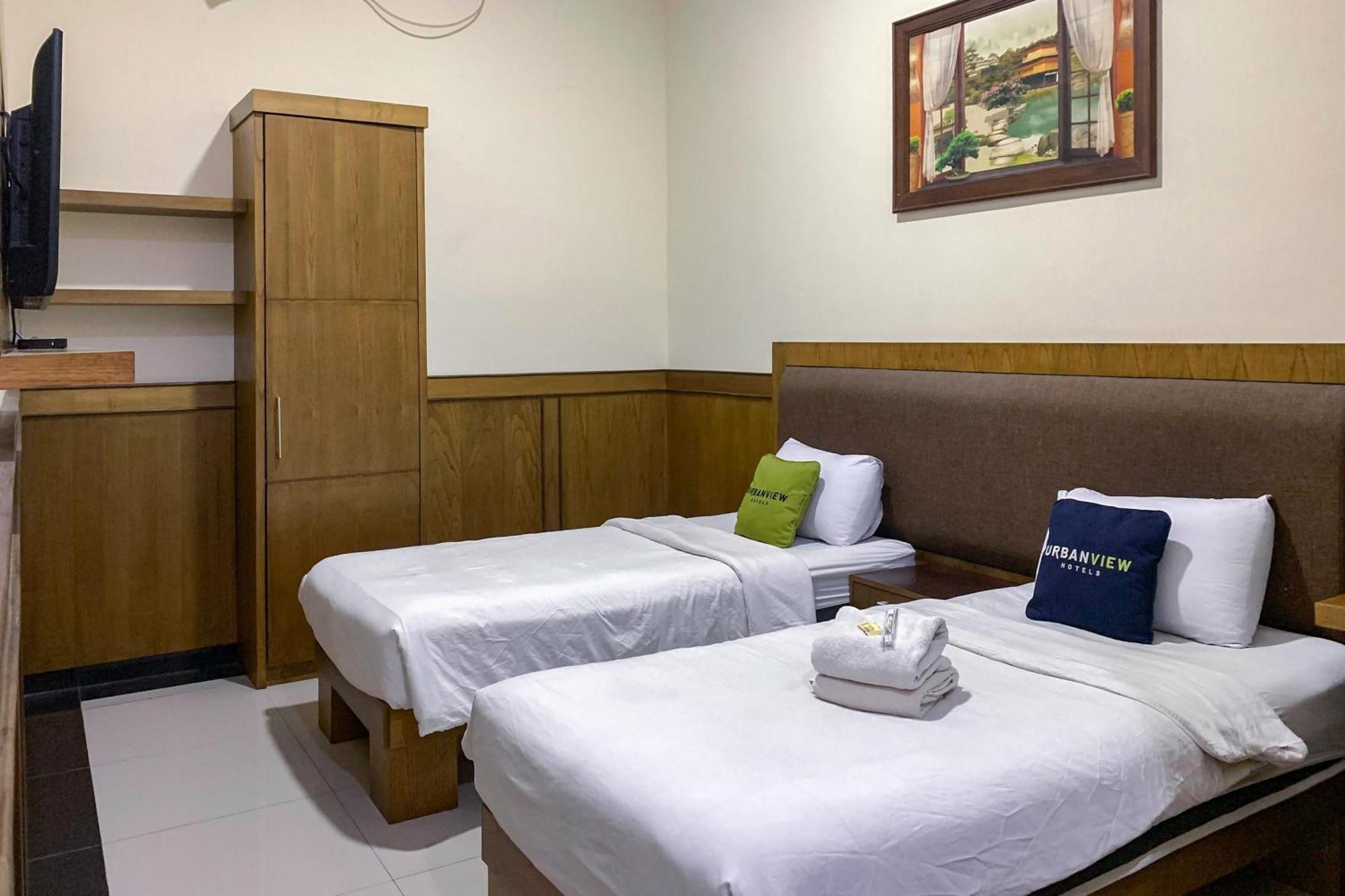 Urbanview Alfiya Hotel Lampung Bandar Lampung Esterno foto