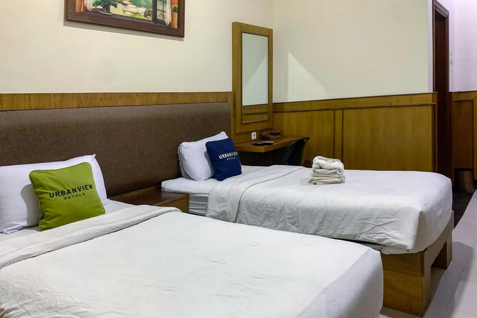 Urbanview Alfiya Hotel Lampung Bandar Lampung Esterno foto